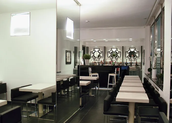 LHP Hotel Napoleon